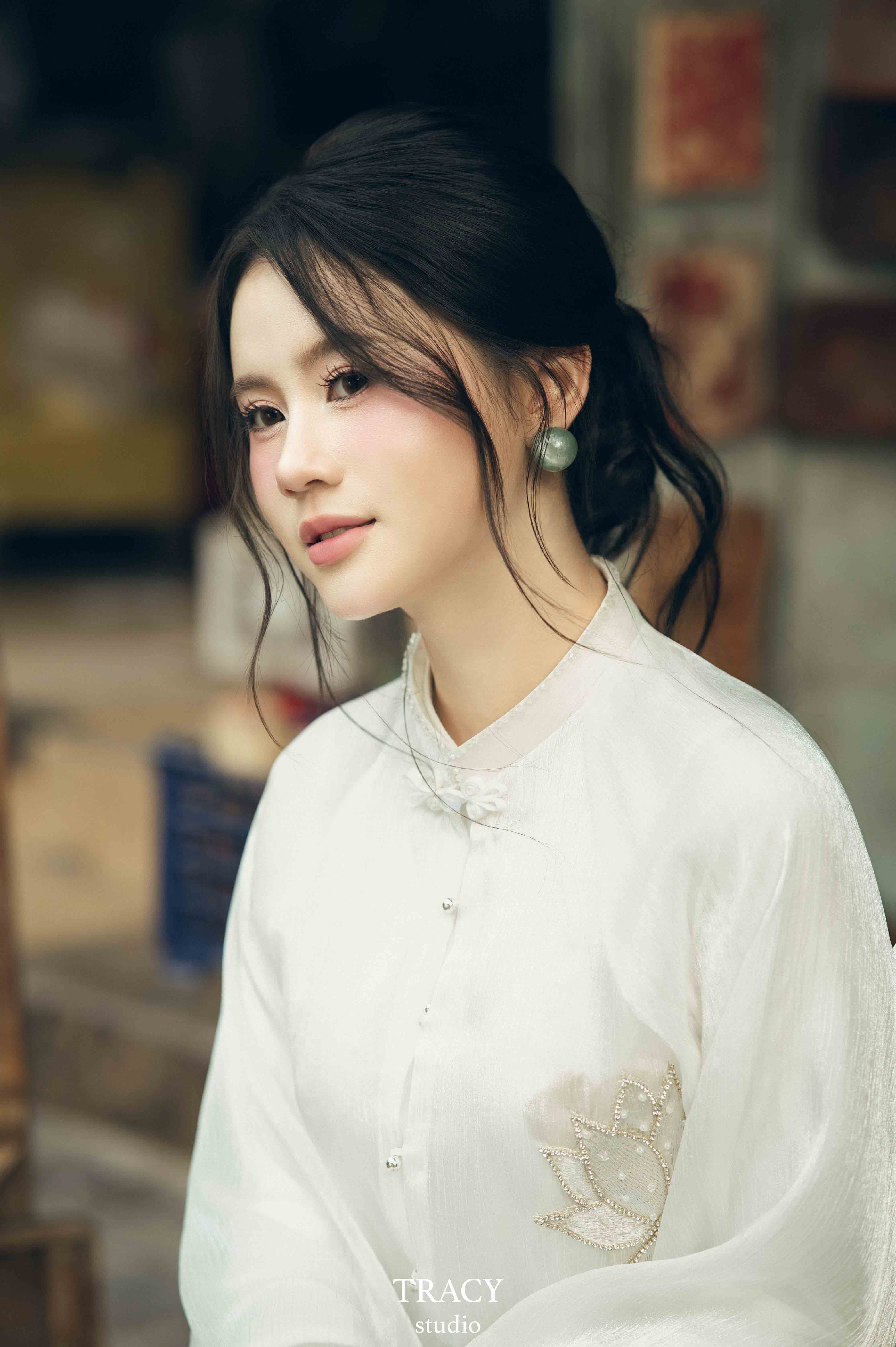 frontend/img/gallery/anh-tet-yem-ao-dai/tracy-studio-chup-ao-dai-pho-khuon (12).jpg